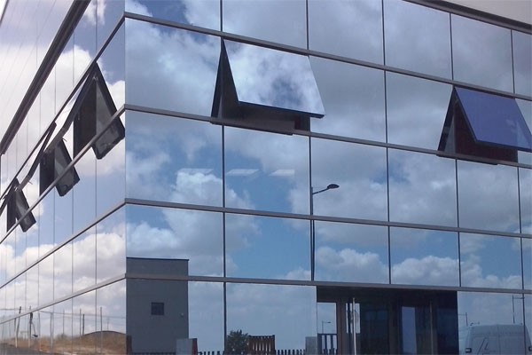 Muro cortina para Autobuses Cuadra en Zamora